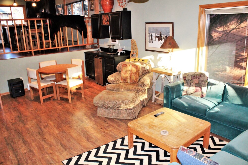 Standard Room, 3 Bedrooms - Living Area