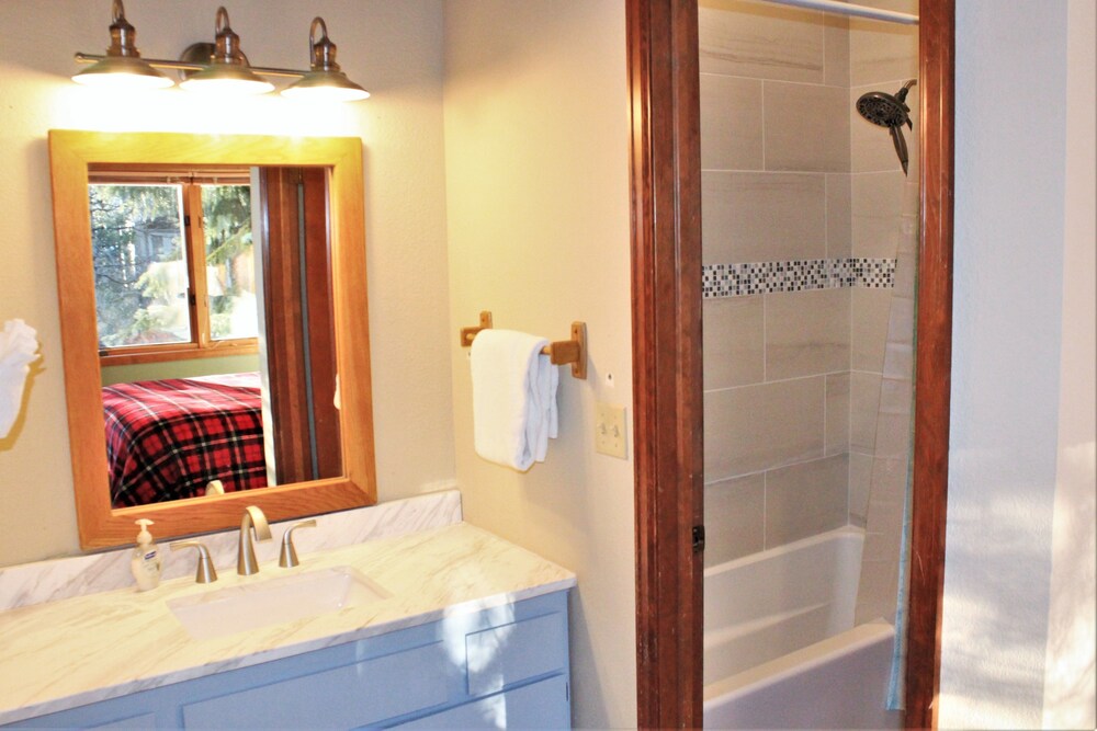 Standard Room, 3 Bedrooms - Bathroom