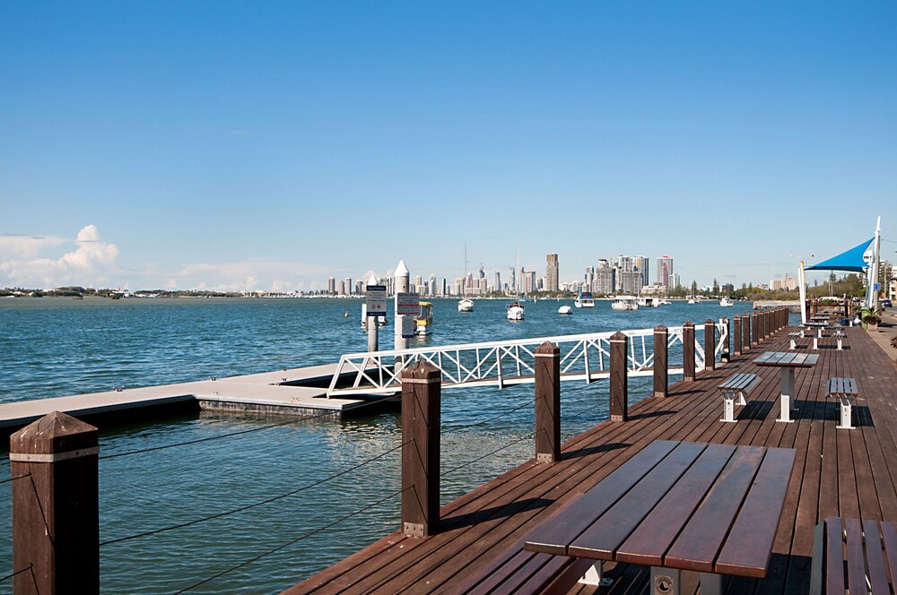 Dock