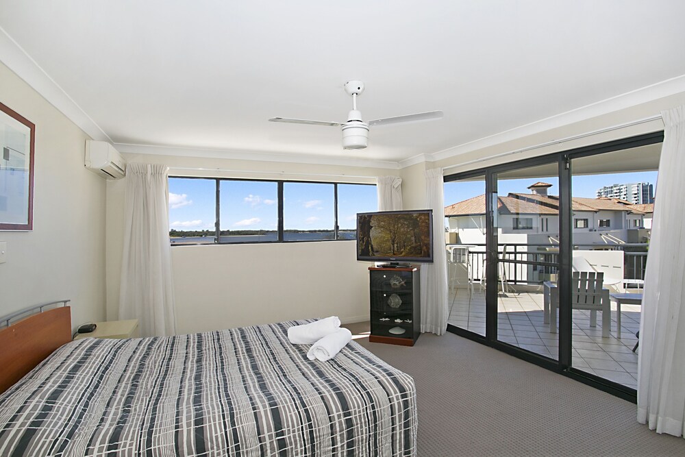 Apartment, 3 Bedrooms, Jetted Tub - Guestroom