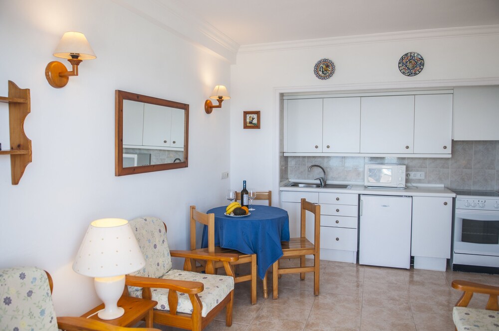 Standard Studio - In-Room Kitchen
