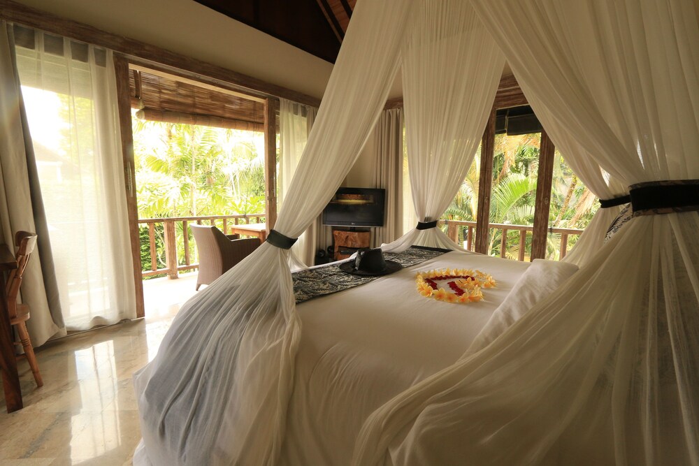 Junior Suite, 1 Bedroom, Balcony, Garden View - Guestroom