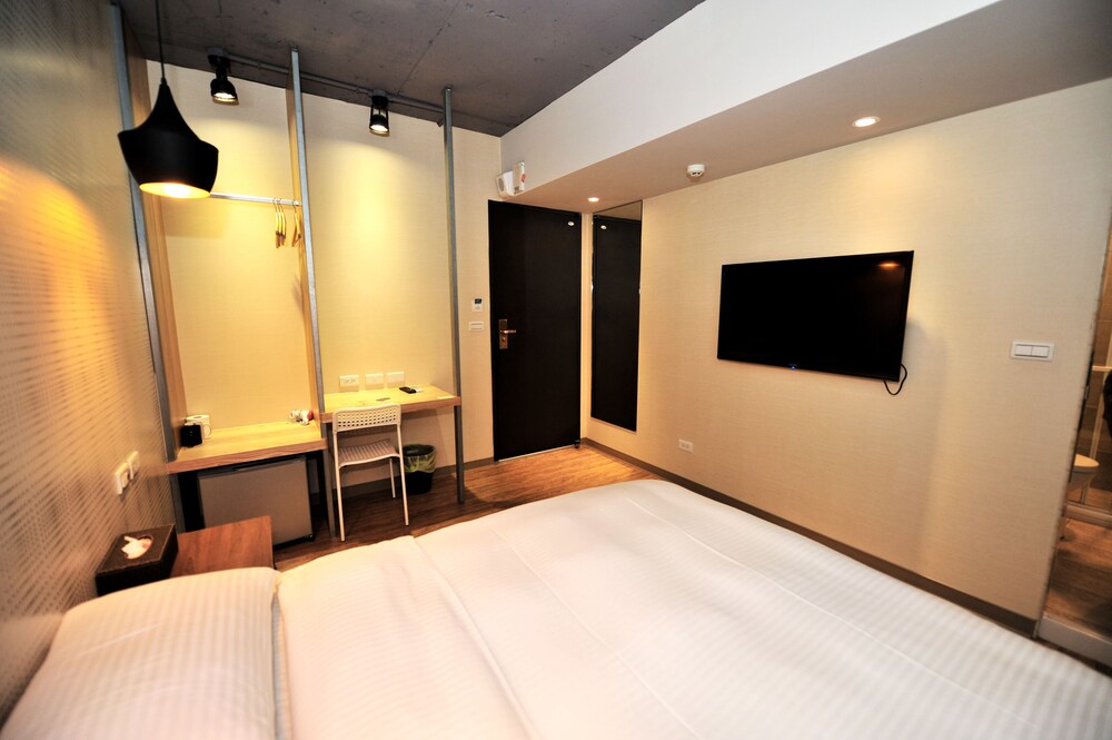 Standard Double Room - Guestroom