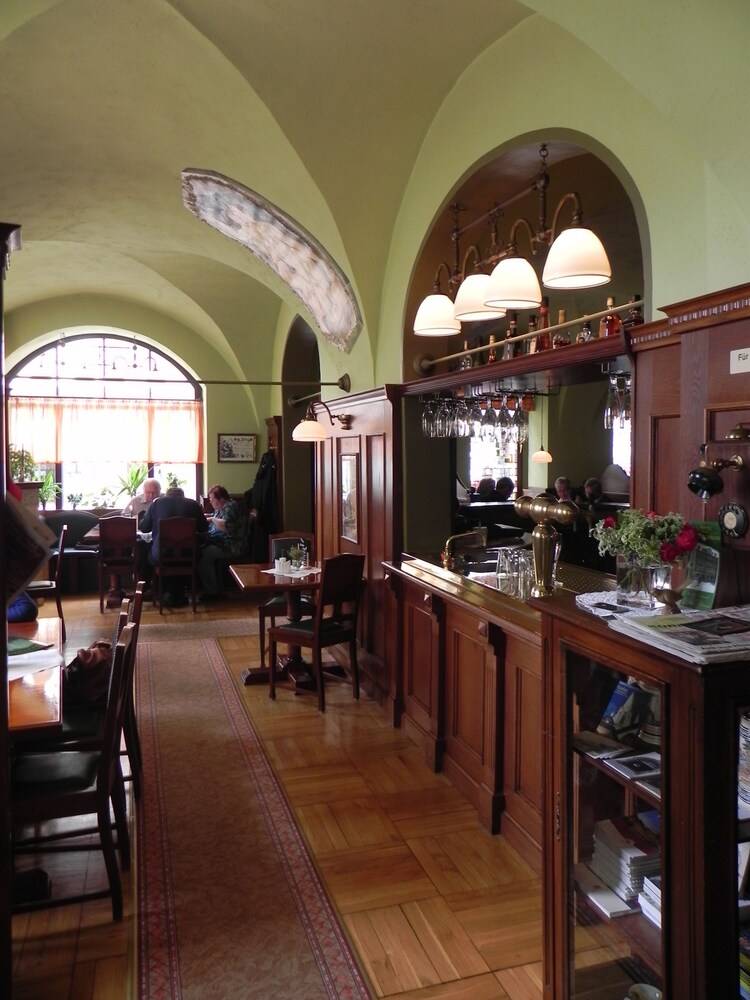Hotel Lounge