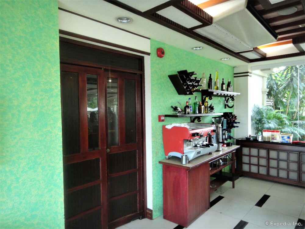 Hotel Bar