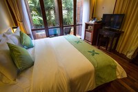 Deluxe Double Room, Pool View