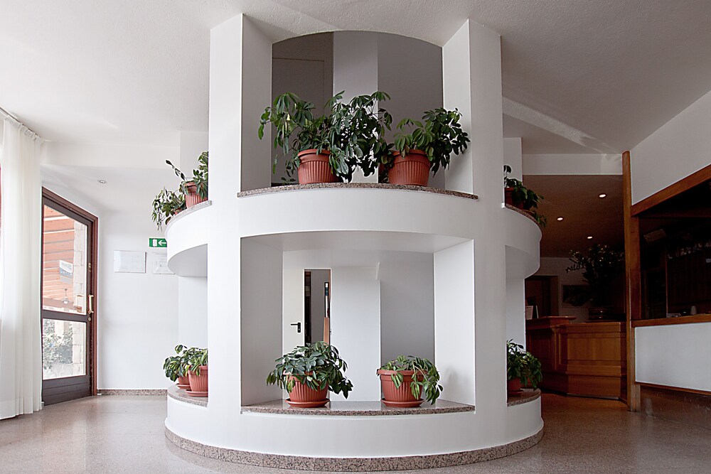 Hotel Lounge