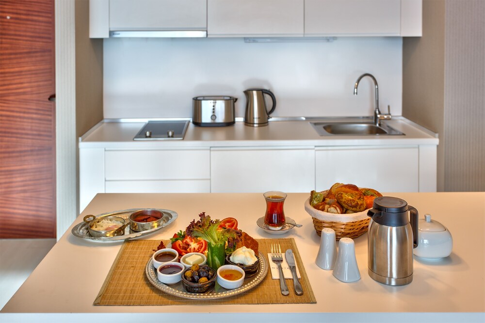 Suite - In-Room Kitchenette