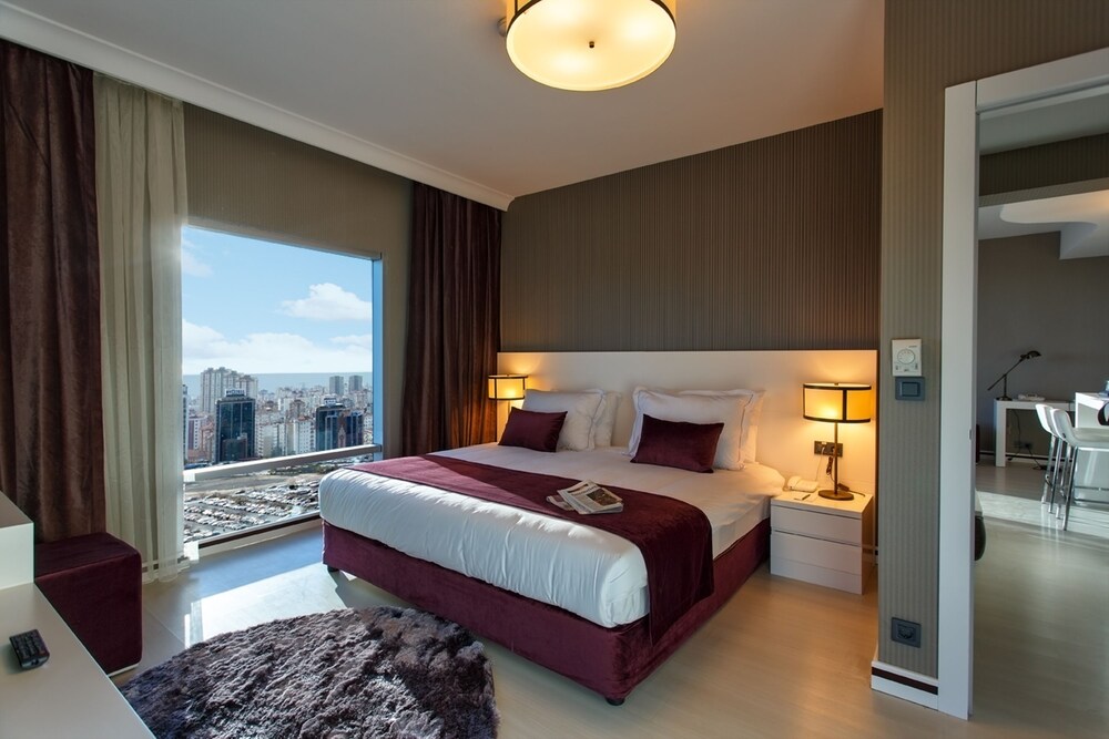 Panoramic Suite - Guestroom