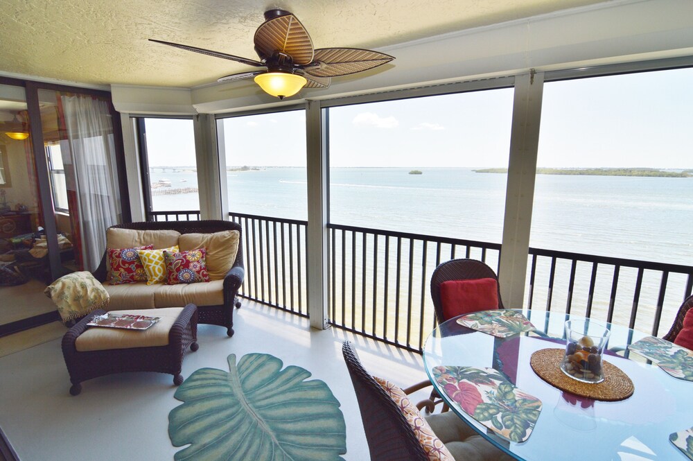 Deluxe Condo, 2 Bedrooms, 2 Bathrooms (Waterfront) - Terrace/Patio