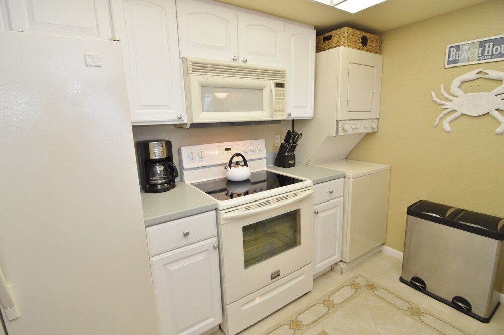 Standard Condo, 2 Bedrooms, 2 Bathrooms (waterfront) - In-Room Kitchenette
