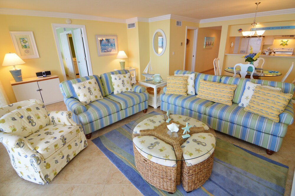 Standard Condo, 2 Bedrooms, 2 Bathrooms (waterfront) - Living Area