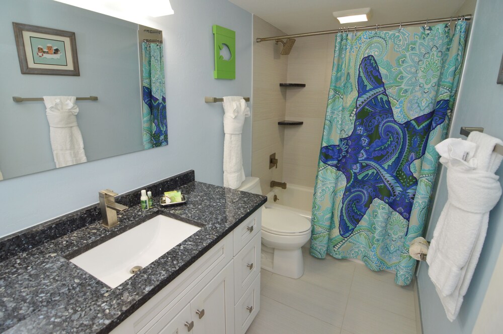 Luxury Condo, 2 Bedrooms, 2 Bathrooms (waterfront) - Bathroom