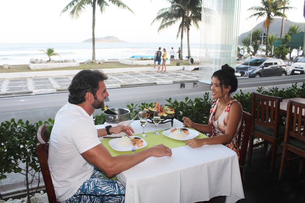 Couples Dining