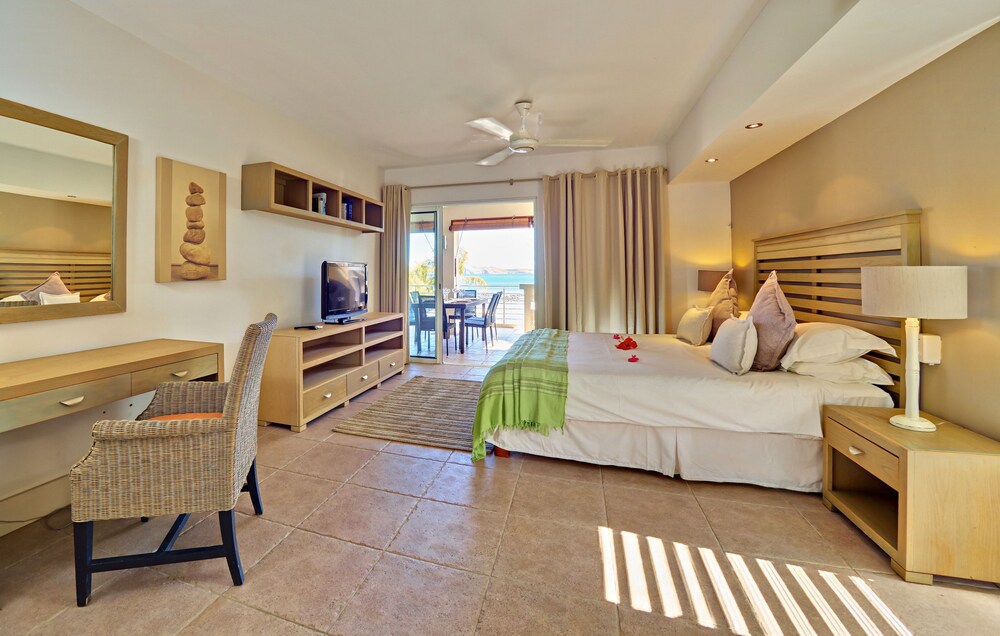 Suite, 3 Bedrooms - Guestroom