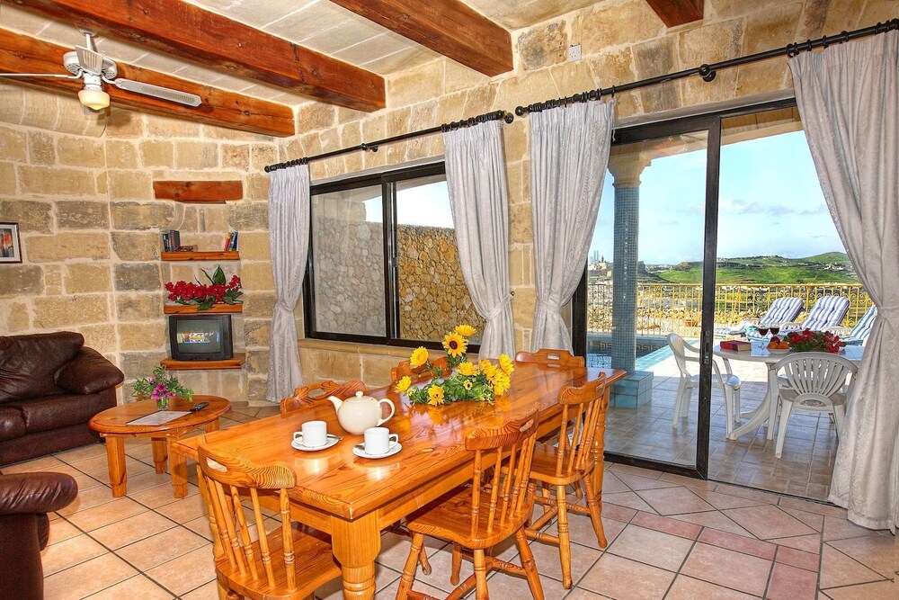 Villa, 4 Bedrooms, Private Pool - In-Room Dining