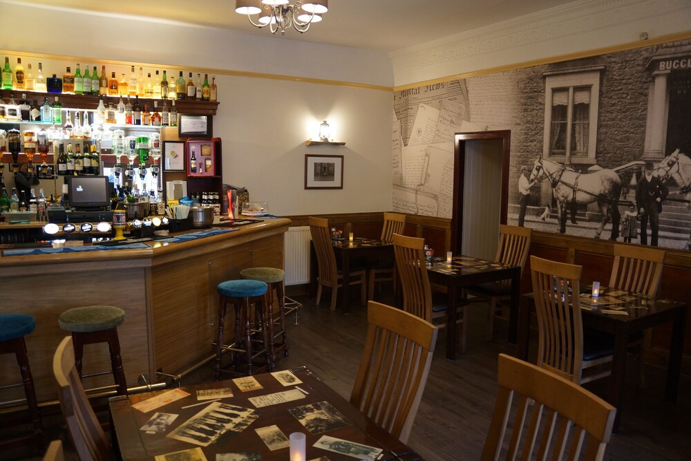 Hotel Lounge