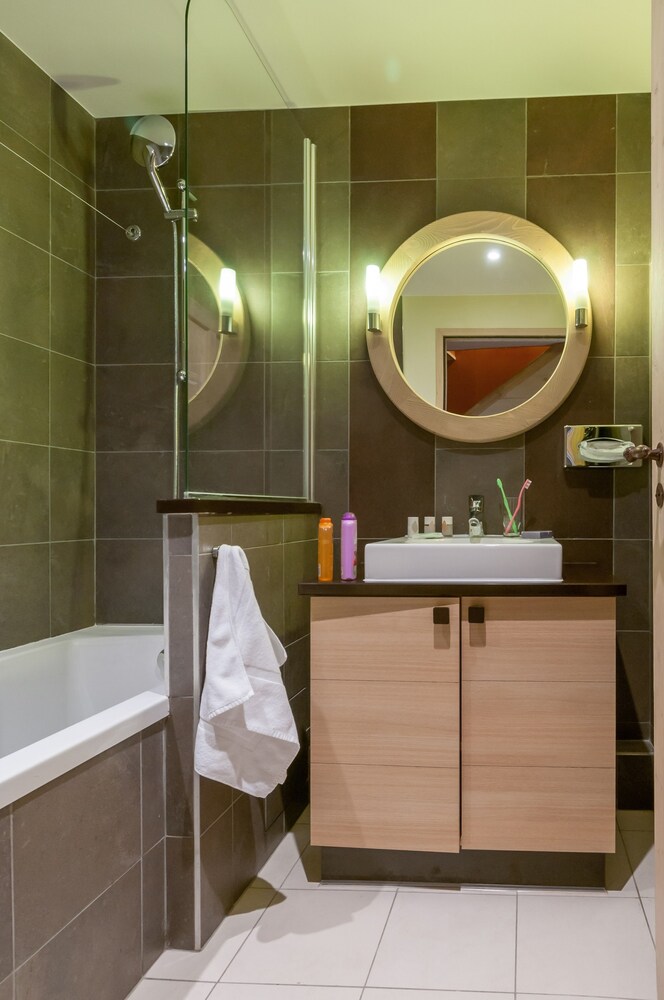 Superior 2 Bedrooms Apartment for 6 people - Bathroom