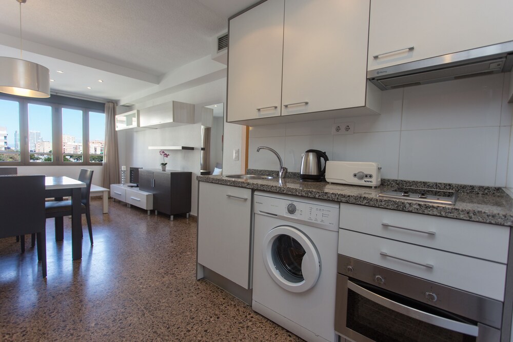 객실 내 주방 (Two Bedroom Apartment for 4 adults and 1 child )