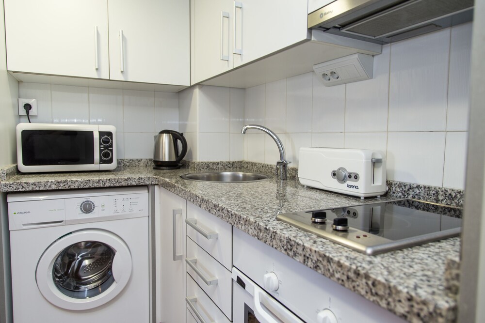 객실 내 주방 (Two Bedroom Apartment for 5 Adults )
