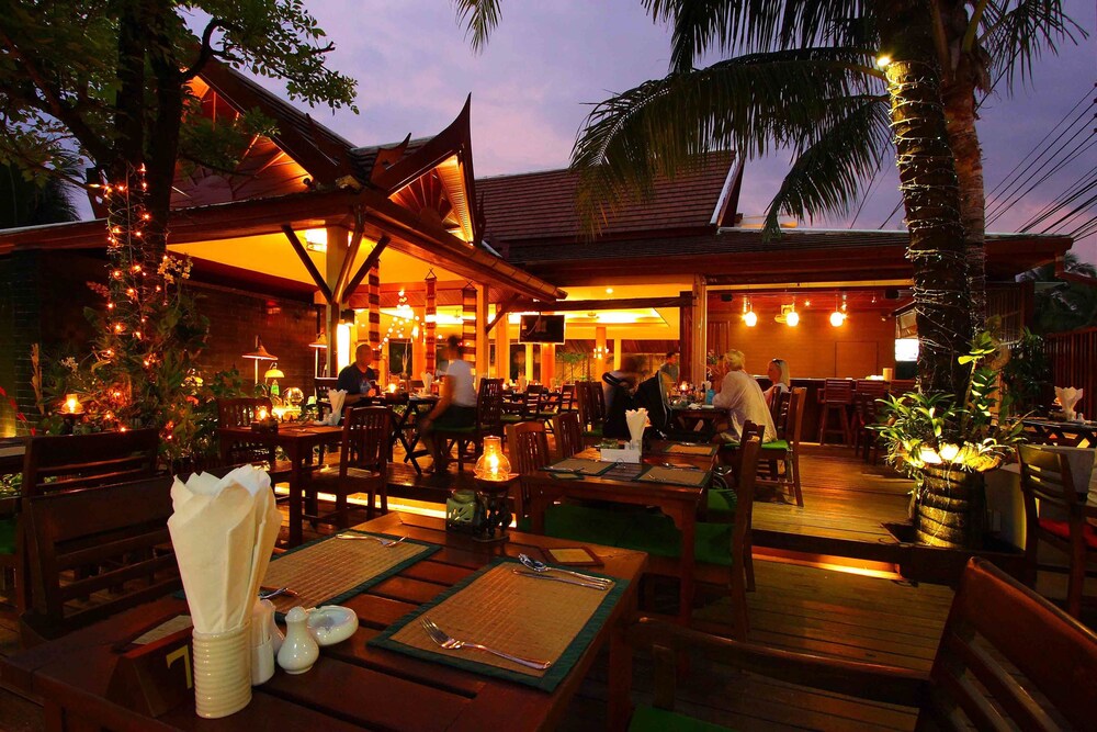 Food Court