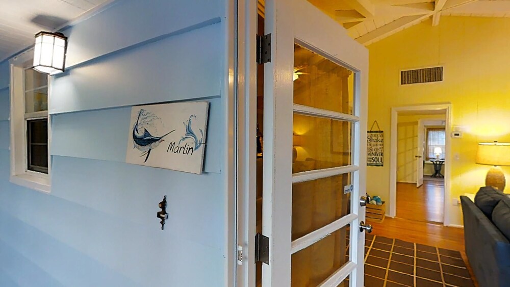 Premium One Bedroom, One King Bed - Guestroom