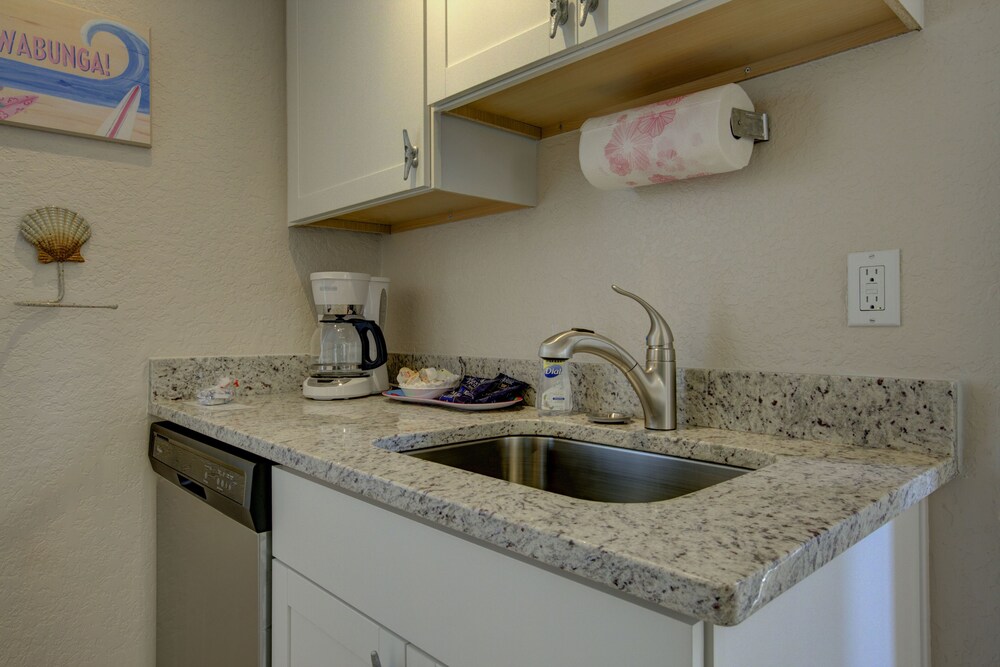 Premium Room, 2 Bedrooms (One Bathroom) - In-Room Kitchen