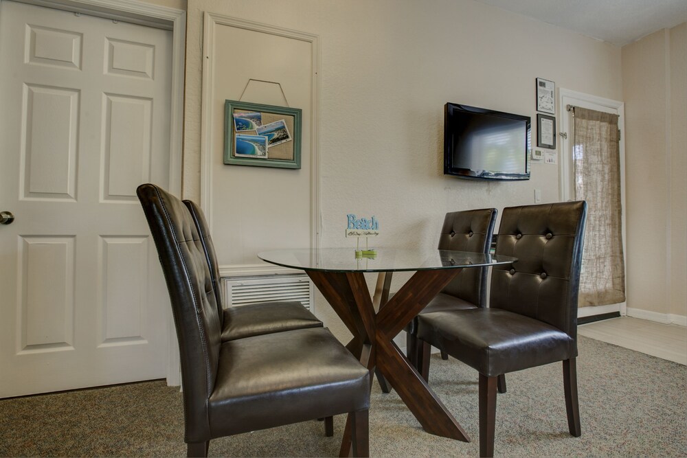 Standard Room, 2 Bedrooms (One Bathroom) - Guestroom