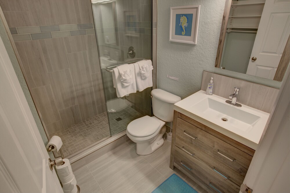 Premium Room, 2 Bedrooms (One Bathroom) - Bathroom