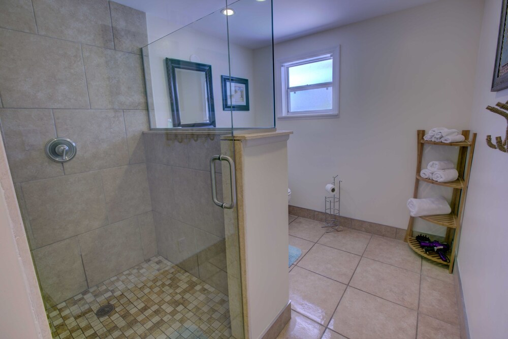 Premium One Bedroom, One King Bed - Bathroom