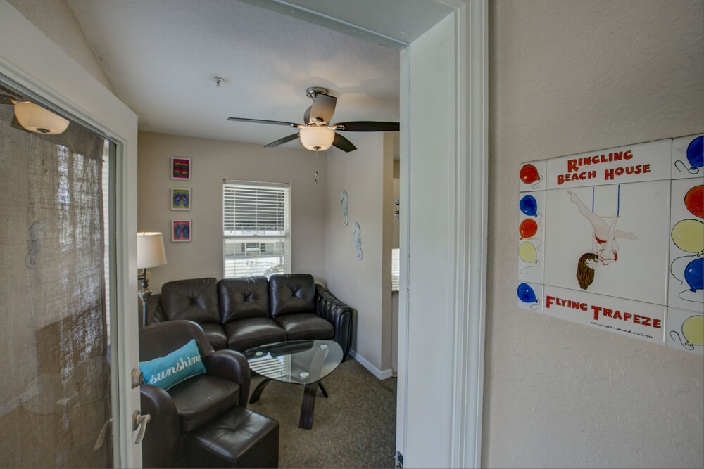 Standard Room, 2 Bedrooms (One Bathroom) - Living Area