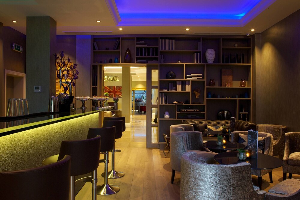 Hotel Lounge