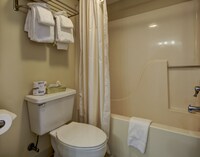 Suite (Streetview 2 Queens/Sofa )