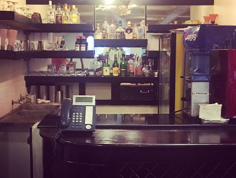 Hotel Bar
