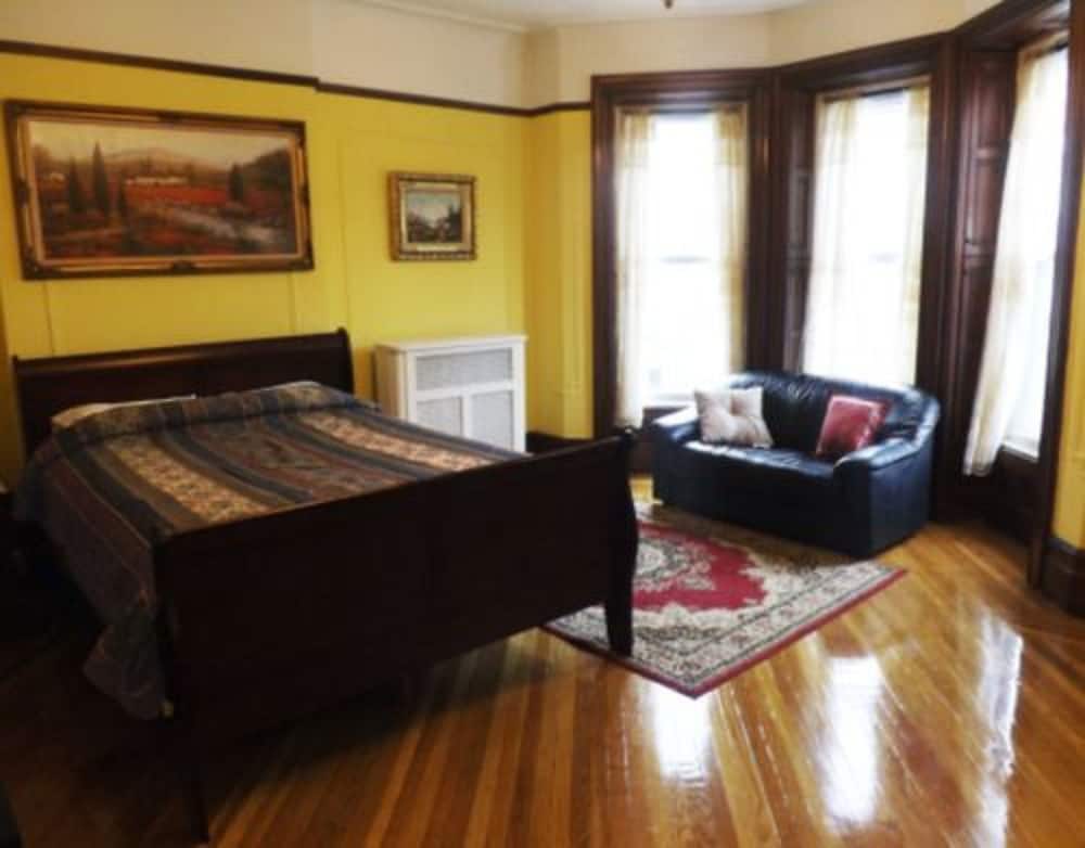 Guestroom