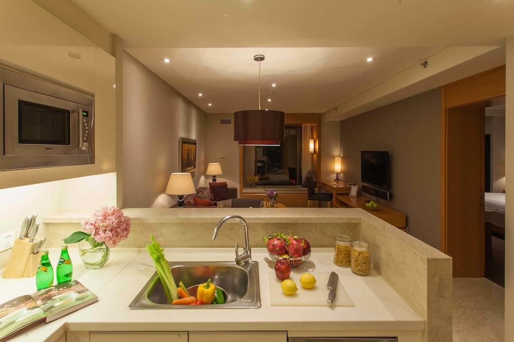 Deluxe Room, 1 Bedroom - Guestroom
