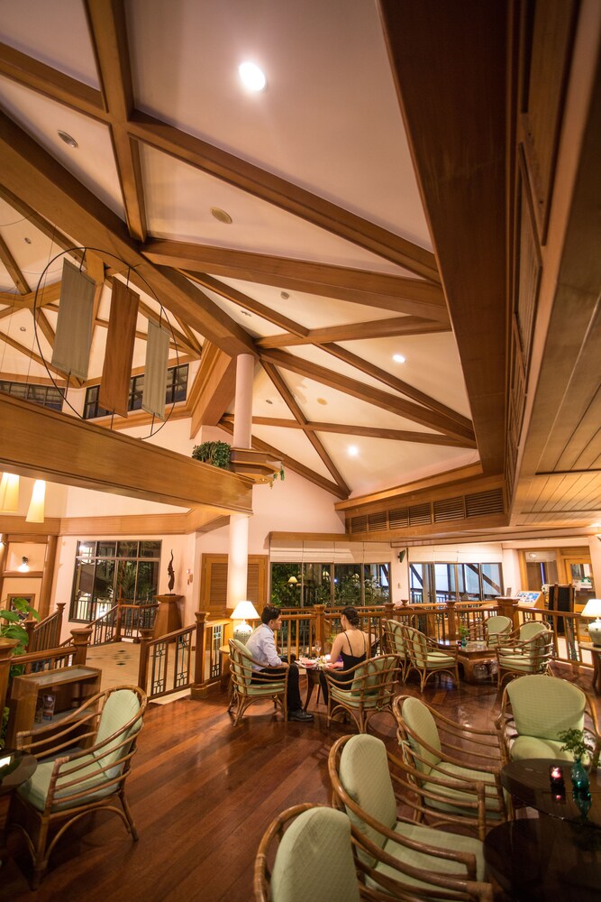 Hotel Lounge