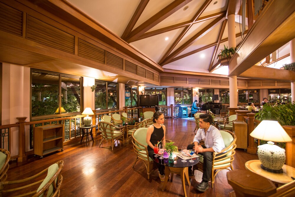Hotel Lounge