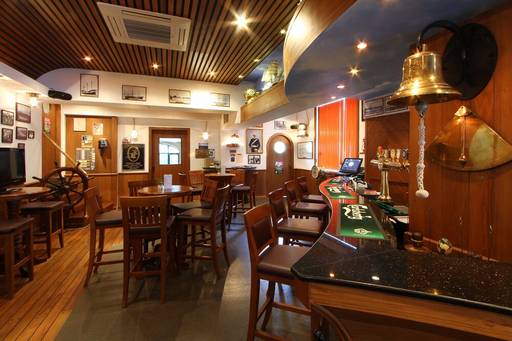 Hotel Bar