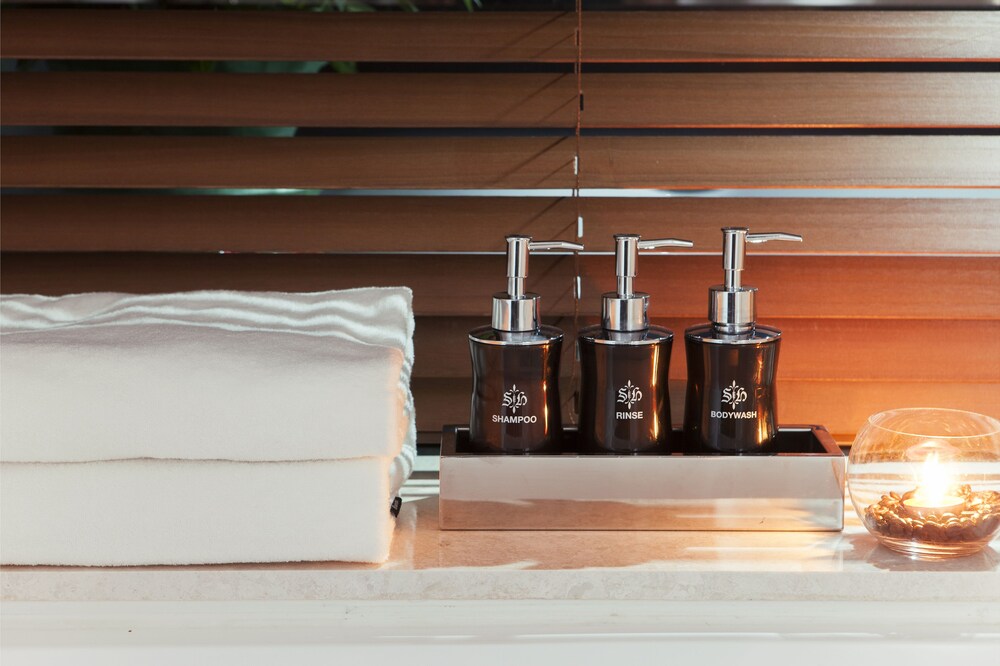 Bathroom amenities, Staz Hotel Myeongdong 1