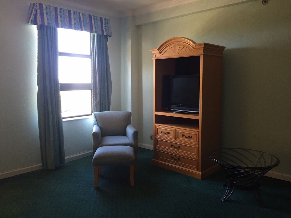 Run of the House - Guestroom