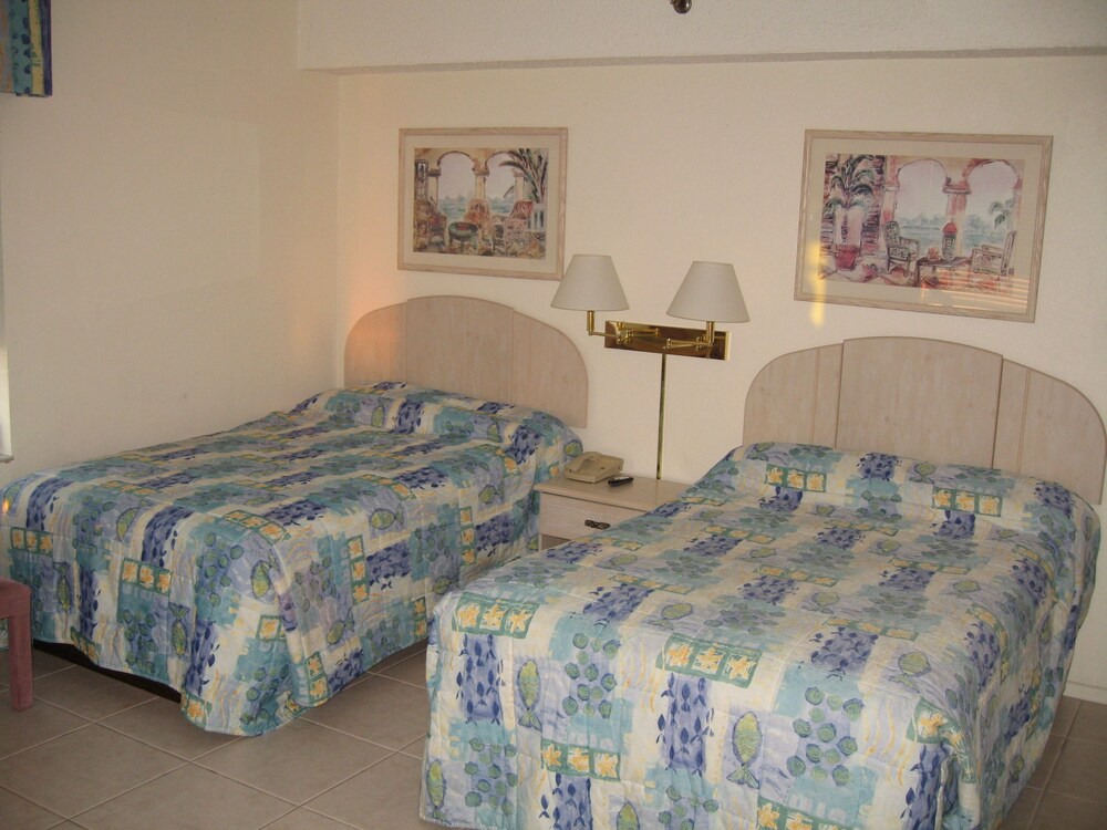 XXX Premium Studio, 2 Double Beds, Ocean View - Guestroom
