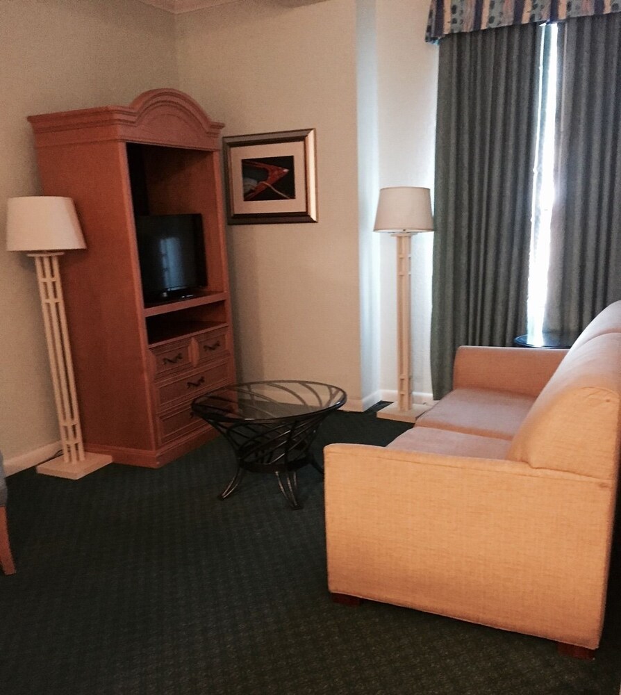 Run of the House - Guestroom