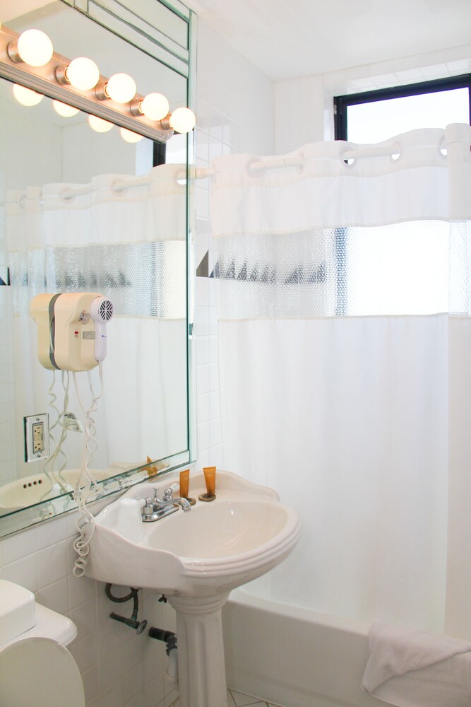XXX Suite 1 Bedroom Ocean View - Bathroom