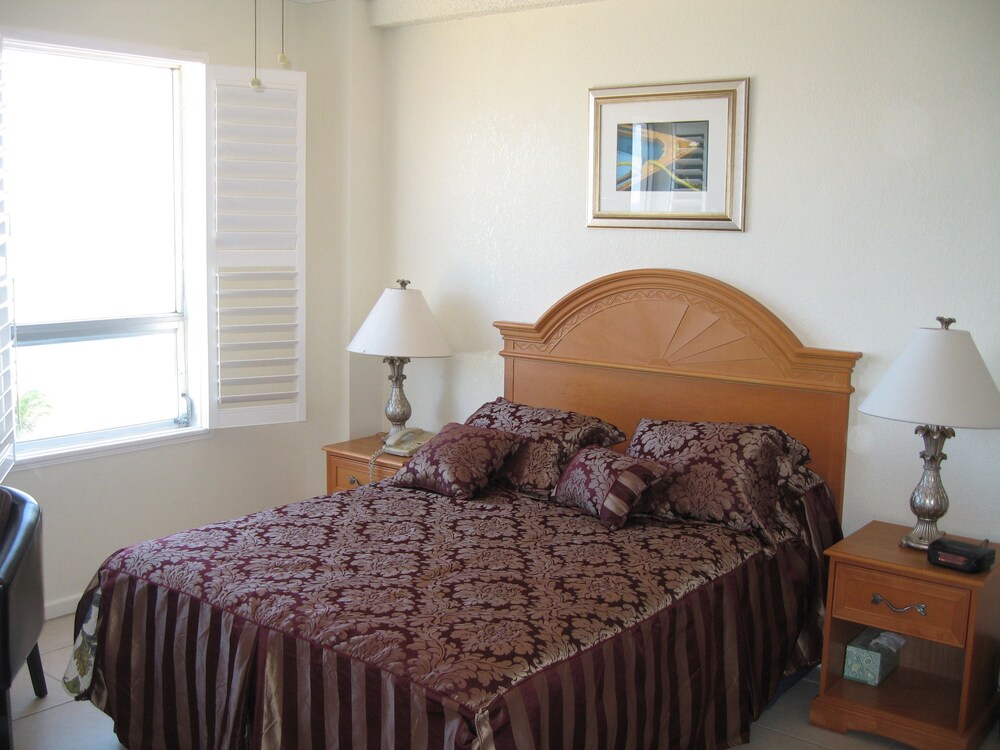 XXX Suite, 1 Bedroom, City View - Guestroom