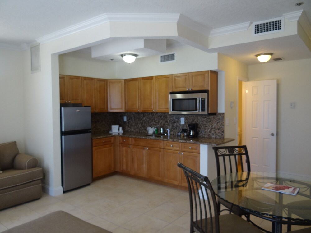 XXX Suite, 1 Bedroom, City View - In-Room Kitchen