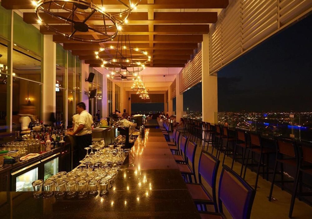 Hotel Bar