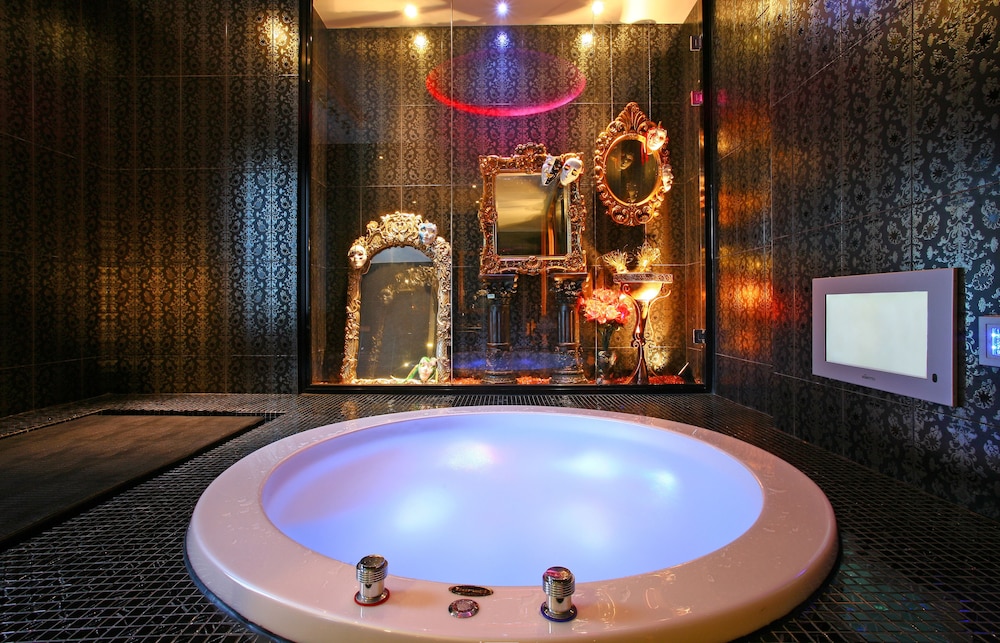 Jetted Tub