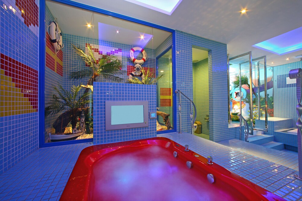 Jetted Tub