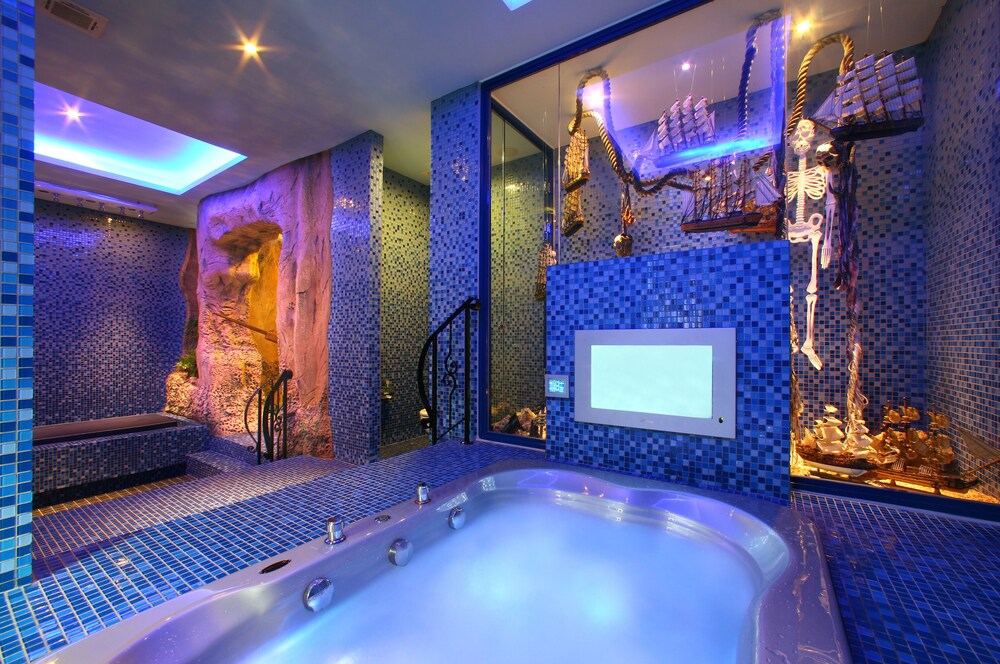 Jetted Tub